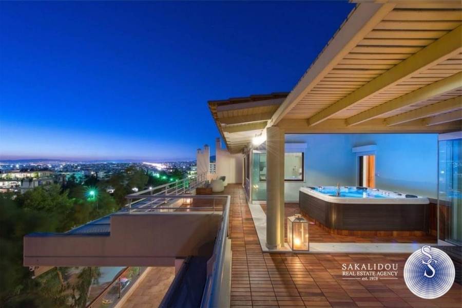 Spectacular modern penthouse with sea view in Voula 
