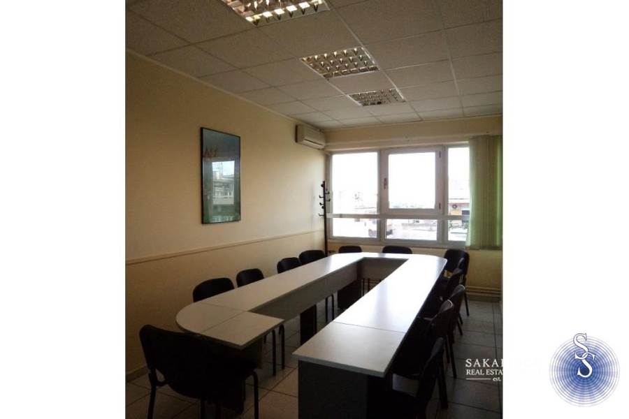 (Προς Πώληση) Επαγγελματικός Χώρος Γραφείο || Αθήνα Νότια/Γλυφάδα - 191 τ.μ, 400.000€ 