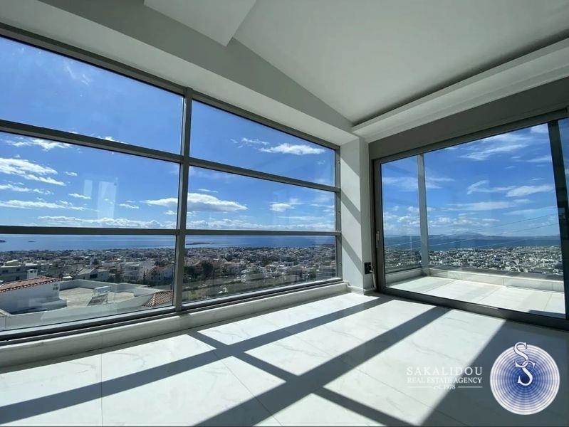 (For Sale) Residential Detached house || East Attica/Voula - 760 Sq.m, 5 Bedrooms, 3.700.000€ 