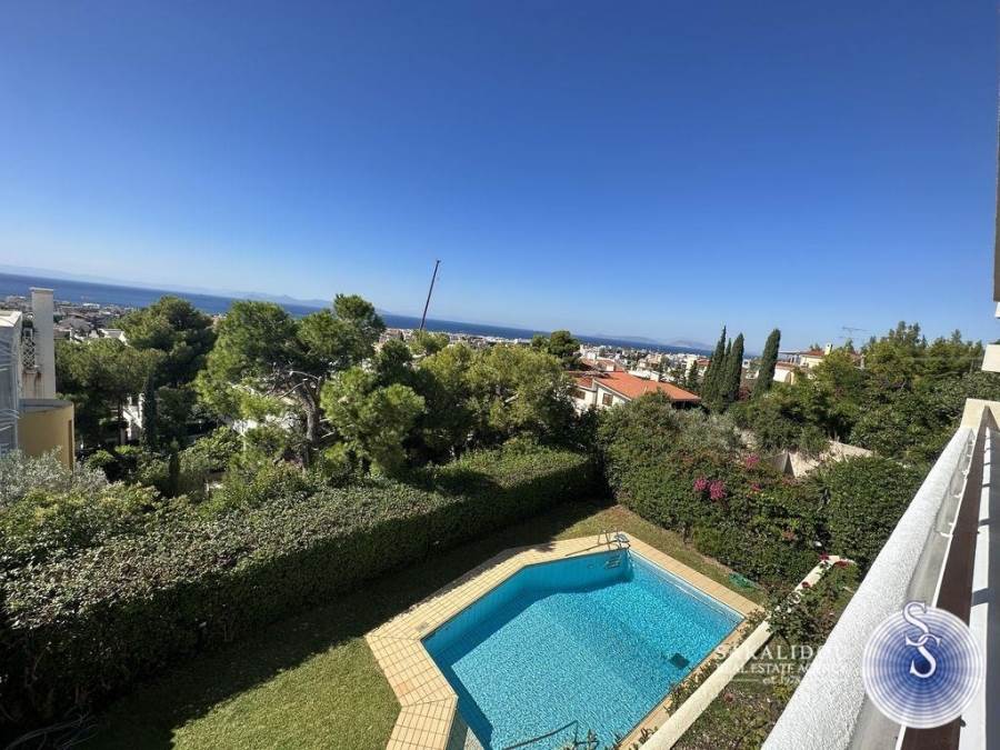 MAISONETTE WITH EXCELLENT SEA VIEW IN VOULA 