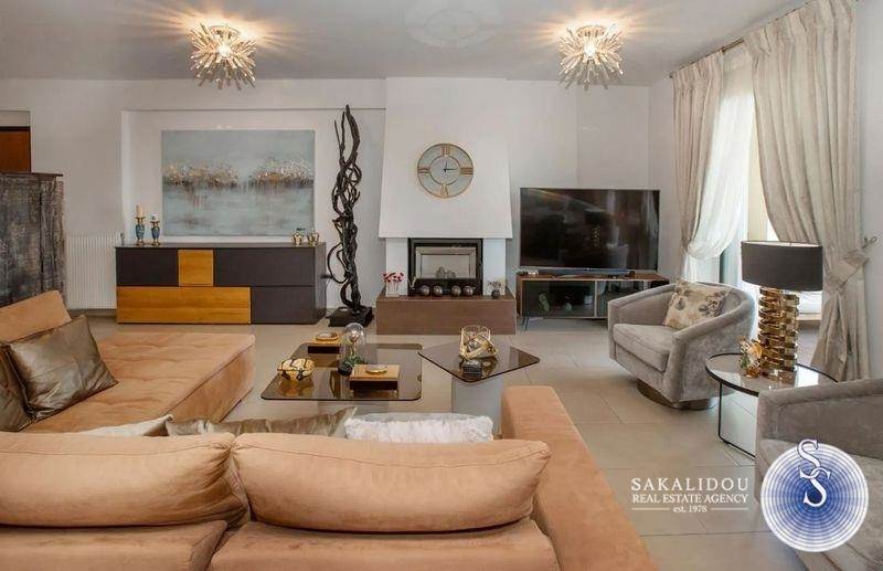 Varkiza Center, amazing penthouse maisonette 