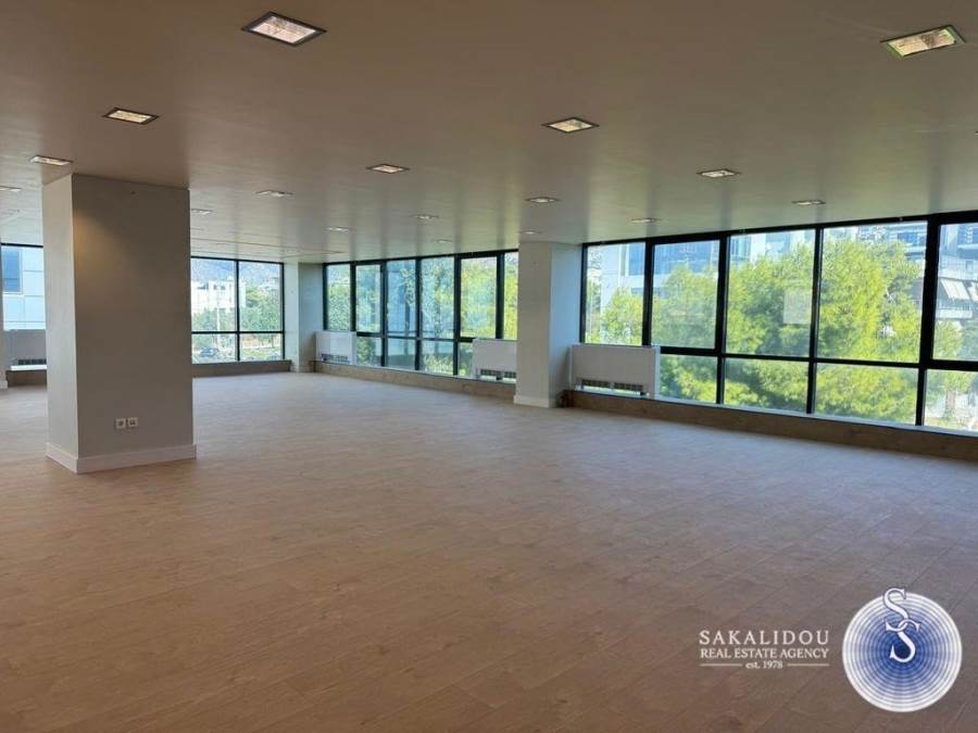 Voula, office of 244 sqm in a modern building 