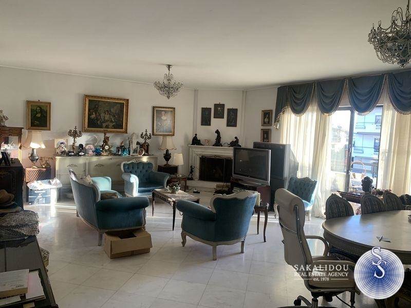 (For Sale) Residential Floor Apartment || Athens South/Glyfada - 160 Sq.m, 3 Bedrooms, 700.000€ 