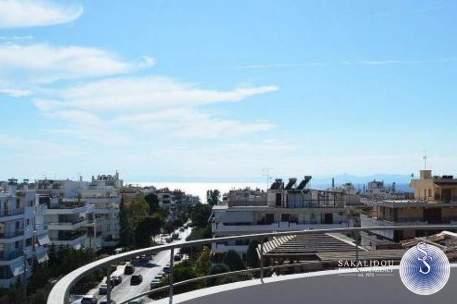 FURNISHED TOP FLOOR APARTMENT IN THE CENTER OF GLYFADA 