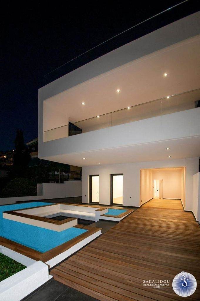 (For Sale) Residential Detached house || East Attica/Voula - 550 Sq.m, 6 Bedrooms, 2.700.000€ 