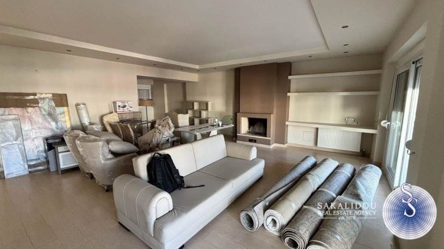 (For Sale) Residential Floor Apartment || Athens South/Glyfada - 156 Sq.m, 3 Bedrooms, 590.000€ 