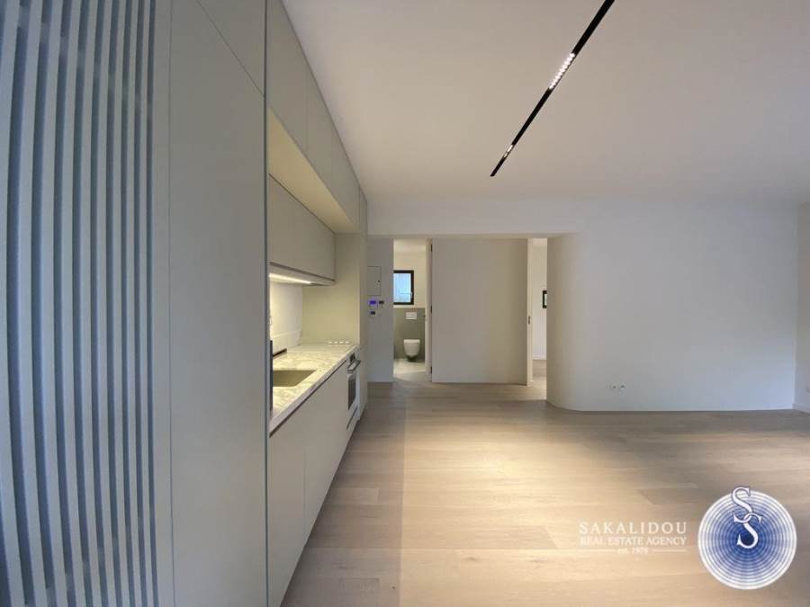 MINIMAL LUXURIOUS FULLY RENOVATED APARTMENT IN VOULA  