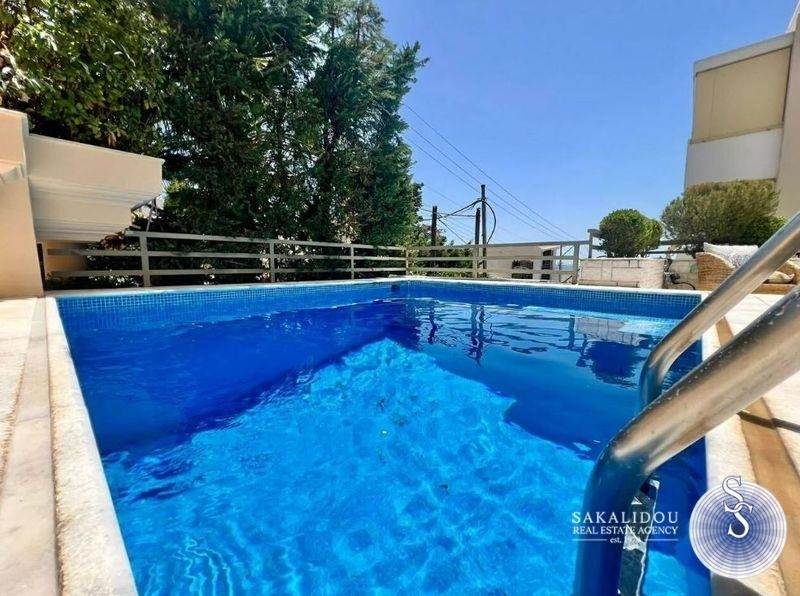 (For Sale) Residential Detached house || East Attica/Voula - 305 Sq.m, 3 Bedrooms, 1.350.000€ 