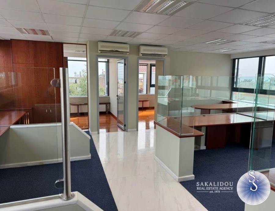 Glyfada, modern 3rd floor office at a nearby distance to Vouliagmenis Ave 