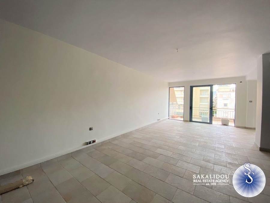 OFFICE IN THE CENTER OF GLYFADA  