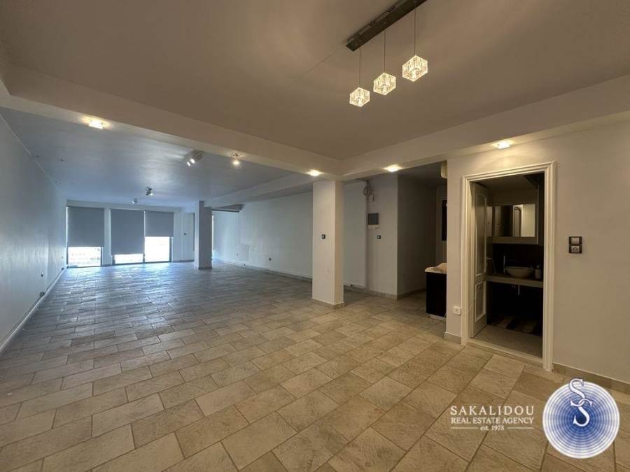 OFFICE IN THE CENTER OF GLYFADA  