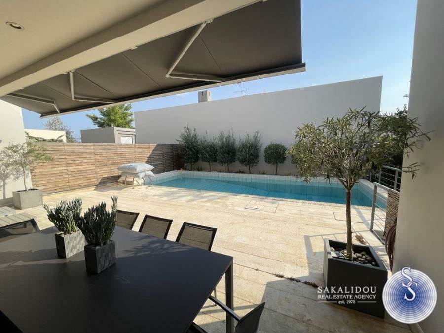 (For Sale) Residential Maisonette || East Attica/Vari-Varkiza - 440 Sq.m, 4 Bedrooms, 1.600.000€ 