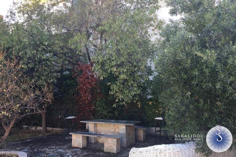 (For Sale) Land Plot || East Attica/Vari-Varkiza - 1.028 Sq.m, 2.500.000€ 