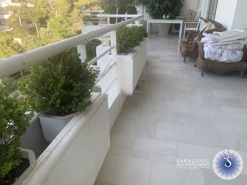 Γλυφάδα Κέντρο, εξαιρετικό διαμέρισμα 3ου ορόφου προς πώληση 