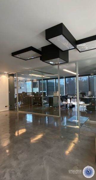 FULLY RENOVATED OFFICE IN THE CENTER OF GLYFADA 
