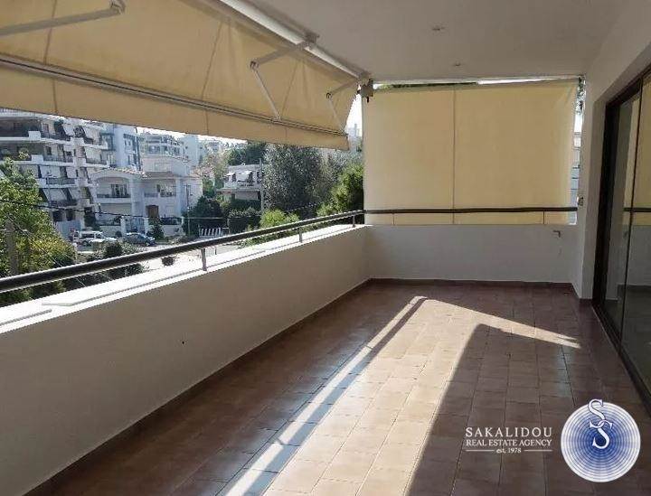 GLYFADA, VERY BRIGHT FLOOR APARTMENT 