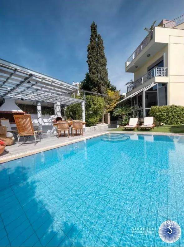 Voula – Luxury Maisonette 380 sq.m. with Garden  
