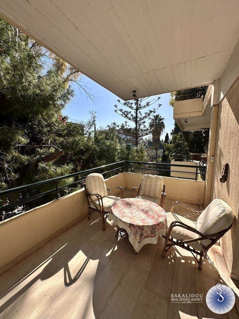 (For Sale) Residential Floor Apartment || Athens South/Glyfada - 200 Sq.m, 3 Bedrooms, 950.000€ 