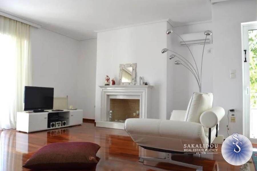 (For Rent) Residential Floor Apartment || East Attica/Voula - 125 Sq.m, 2 Bedrooms, 3.500€ 