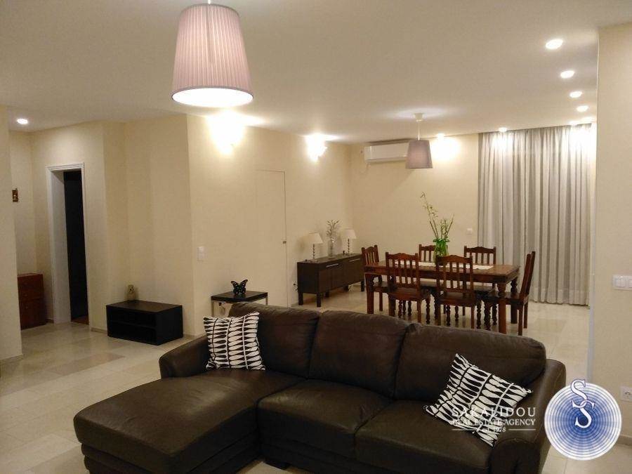 (For Rent) Residential Floor Apartment || Athens South/Glyfada - 142 Sq.m, 3 Bedrooms, 1.800€ 