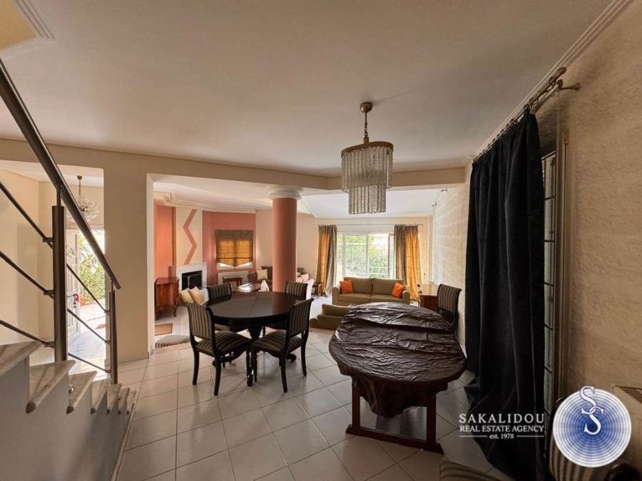 (For Rent) Residential Detached house || East Attica/Voula - 305 Sq.m, 4 Bedrooms, 2.500€ 