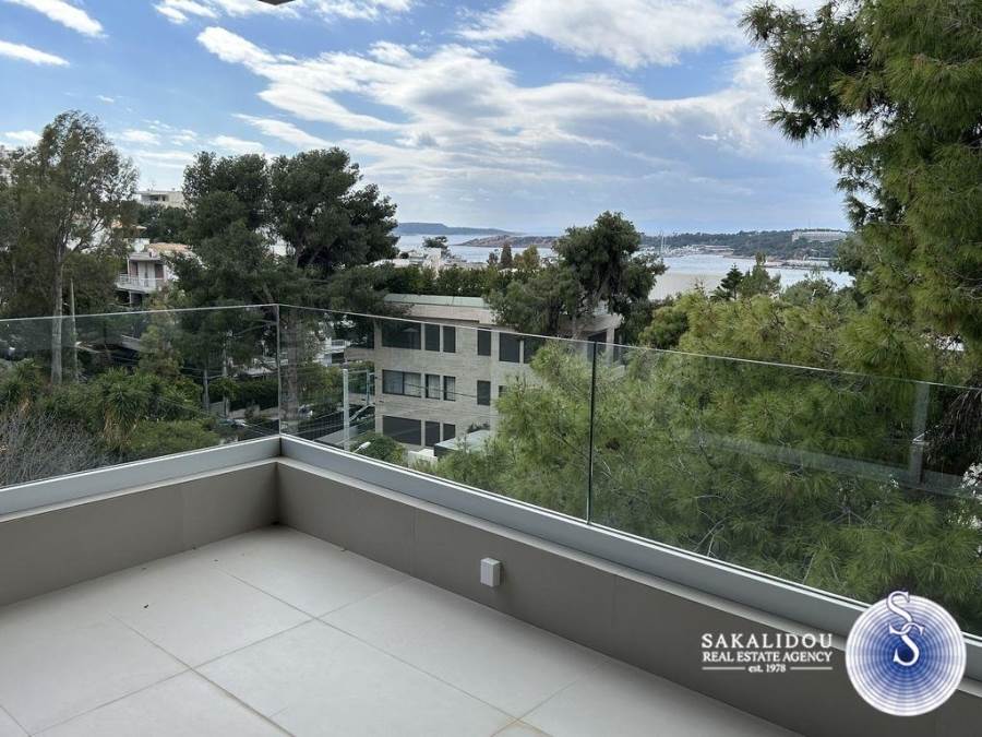 (For Sale) Residential Apartment || East Attica/Vouliagmeni - 140 Sq.m, 3 Bedrooms, 1.600.000€ 