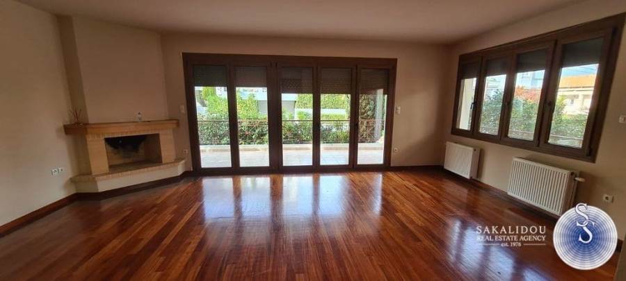 (For Rent) Residential Maisonette || East Attica/Vari-Varkiza - 220 Sq.m, 3 Bedrooms, 2.200€ 