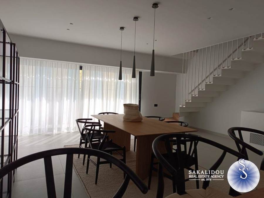 (Προς Ενοικίαση) Κατοικία Μεζονέτα || Ανατολική Αττική/Βούλα - 244 τ.μ, 3 Υ/Δ, 9.000€ 